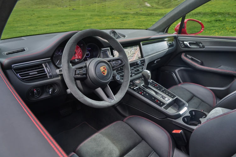 The Porsche Macan GTS interior