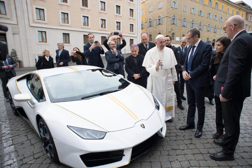 Pope Francis's Lamborghini Huracán is sold