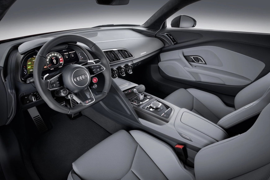 Audi R8 V10 Interior