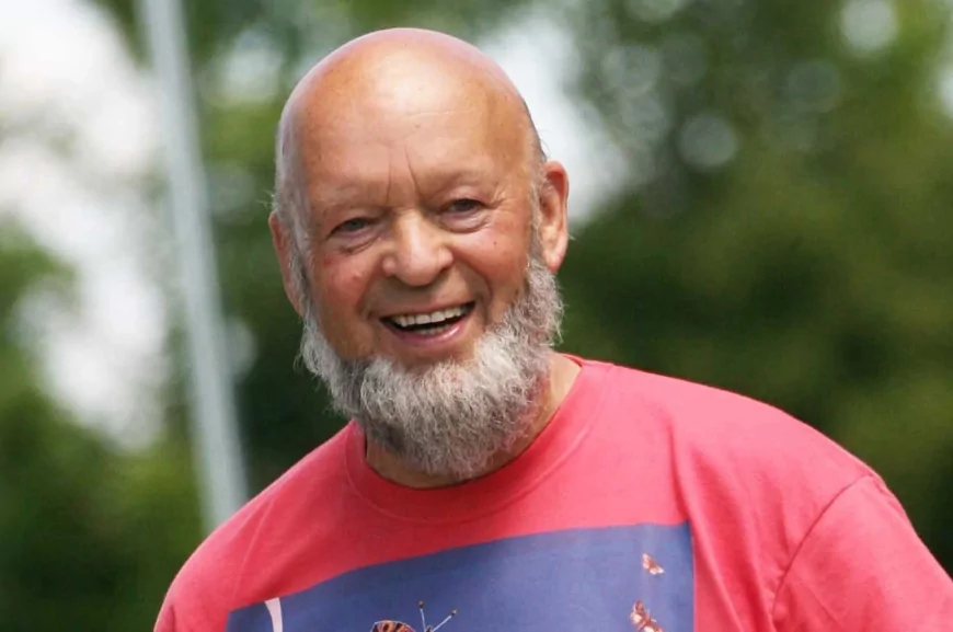 Lifetime Achievement Award goes to Michael Eavis