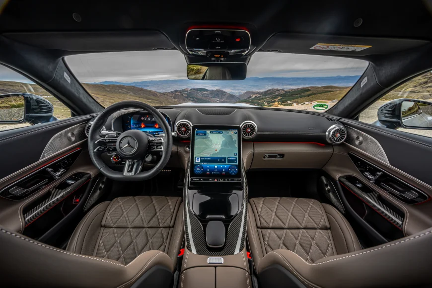 2024 Mercedes-AMG GT Coupé Interior