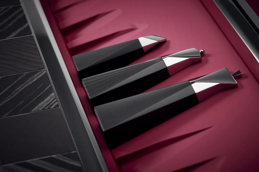 Rolls-Royce Chess Set's Monolithic form
